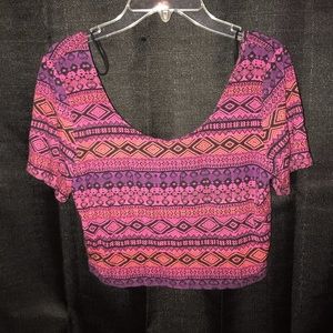 Scoop neck tribal print crop top